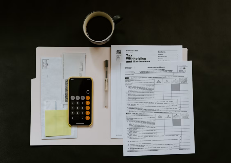 Investor reviewing a readvanceable mortgage and investment plan for the Smith Manoeuvre in Canada