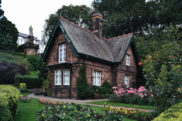Older character home in Edmonton being evaluated as an investment property